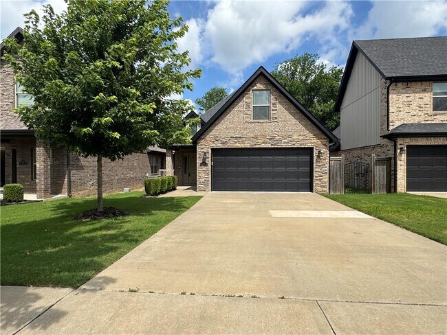 Foto del edificio - 1802 SW Riverstone Rd