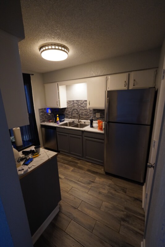 Foto del edificio - 9517 Manning Ave