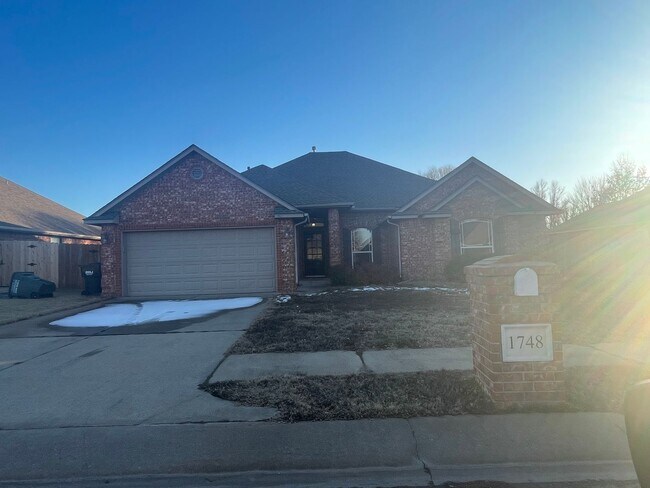 Foto del edificio - Deer Creek Schools