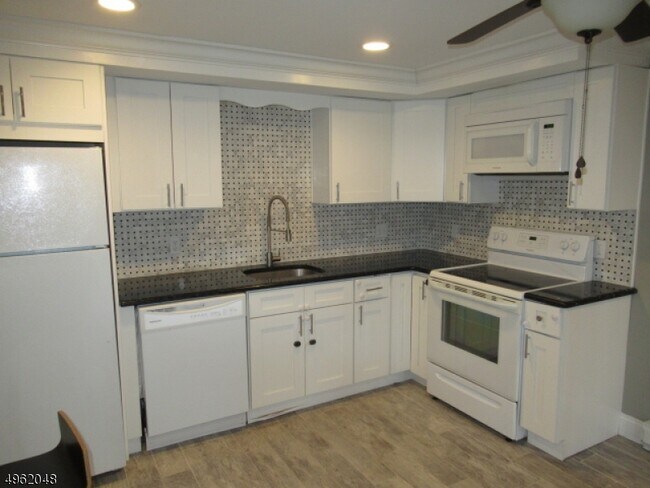 Building Photo - 3 Prospect St