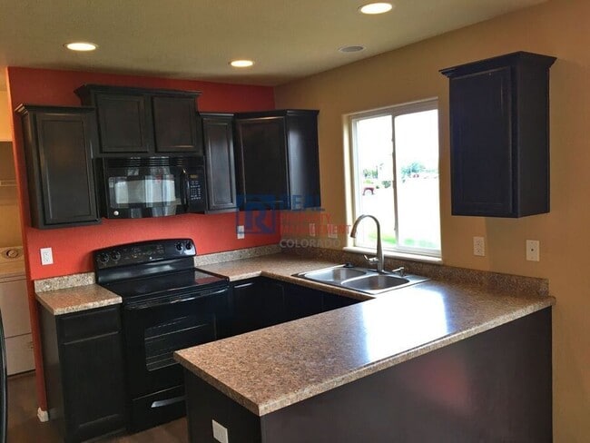 Foto del edificio - 2360 Sierra Springs Dr