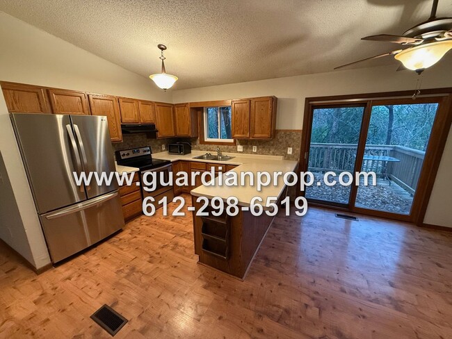 Building Photo - White Bear Township  House Available Now, ...