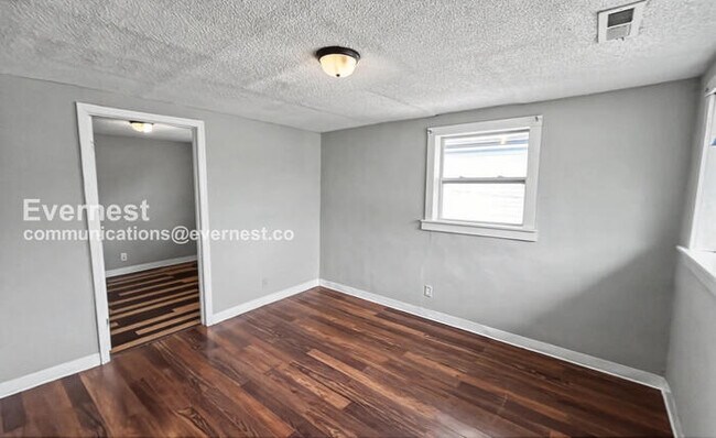 Foto del edificio - 1924 Blackford St