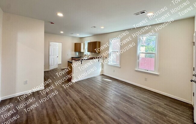 Building Photo - 20 Marion St