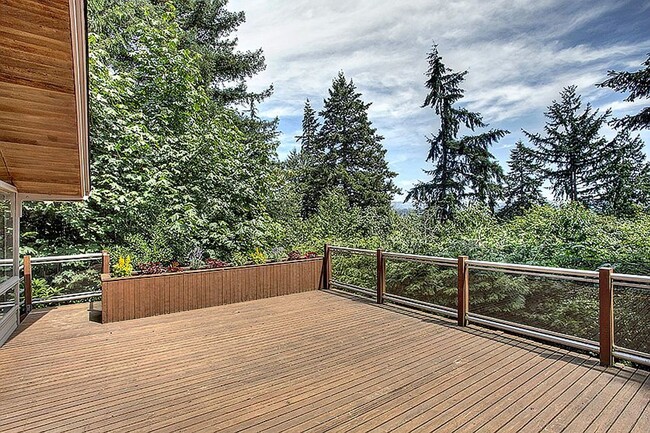 Foto del edificio - Mercer Island Beauty 4bed/2.5bath Home