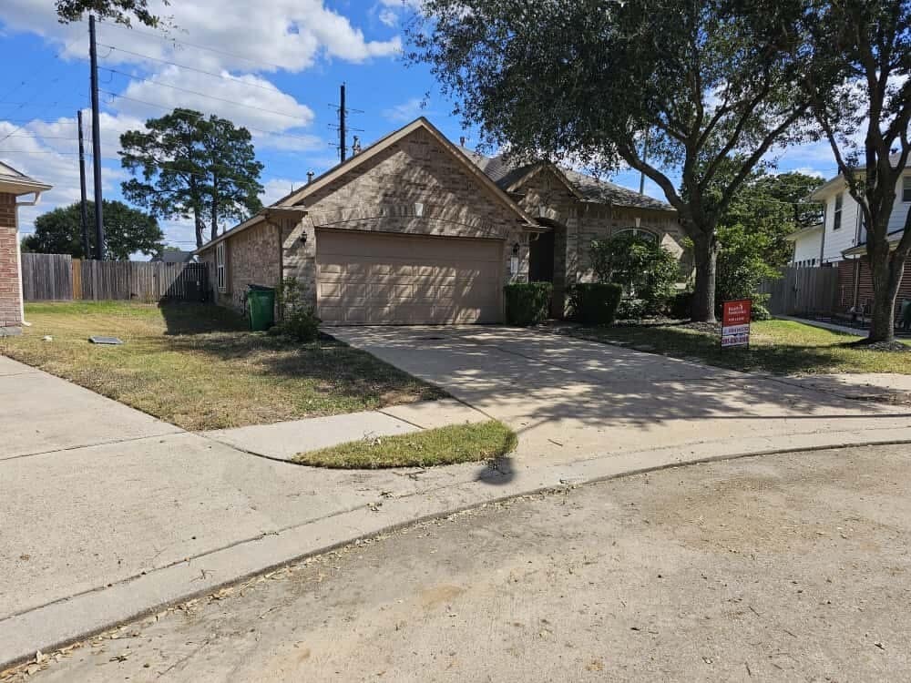 Primary Photo - 17202 Timber Cliff Ct