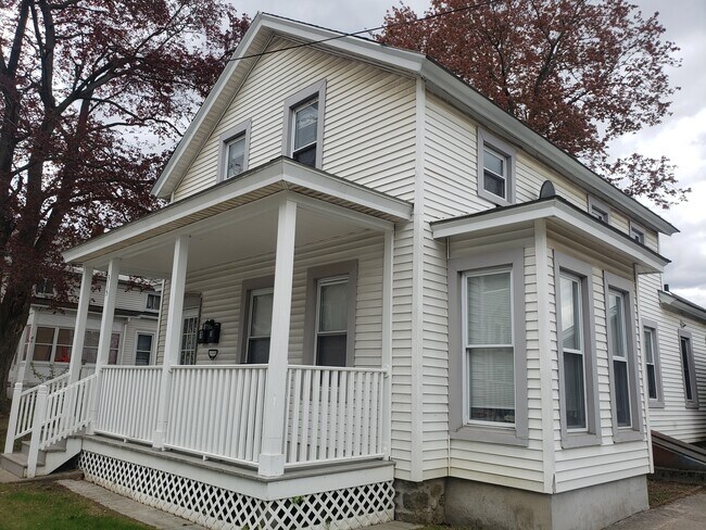 Foto del edificio - 315 Pleasant St