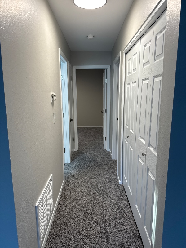 Building Photo - 616 S Mt Carmel St