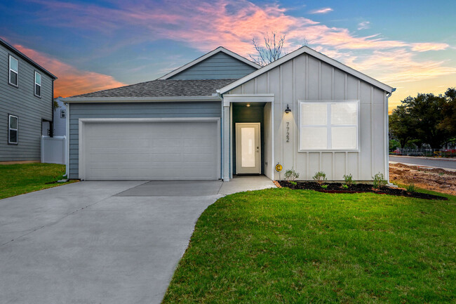 Building Photo - Los Cielos at Brooks Luxury Rentals