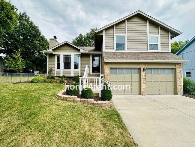 Foto del edificio - Wonderful Three Bedroom Olathe Home in a Q...