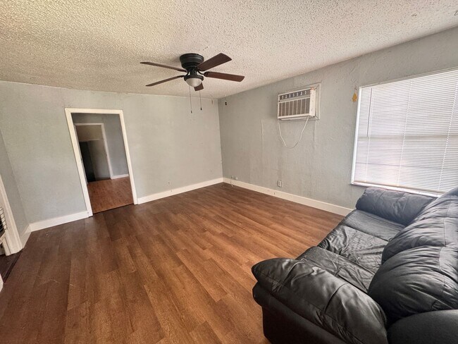Foto del edificio - 2 Bedroom Rental in SW Ardmore