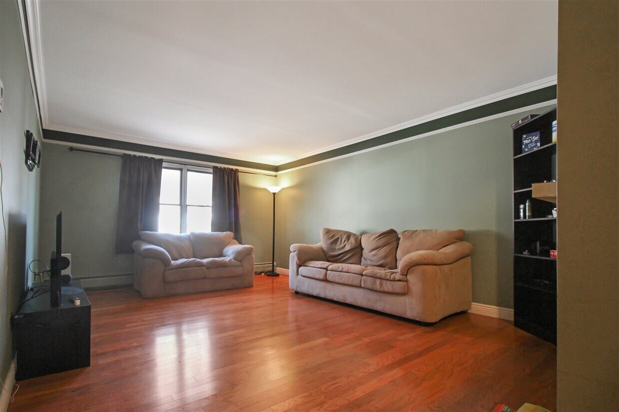 25 Market St, Saddle Brook, NJ 07663 House Rental in Saddle Brook, NJ