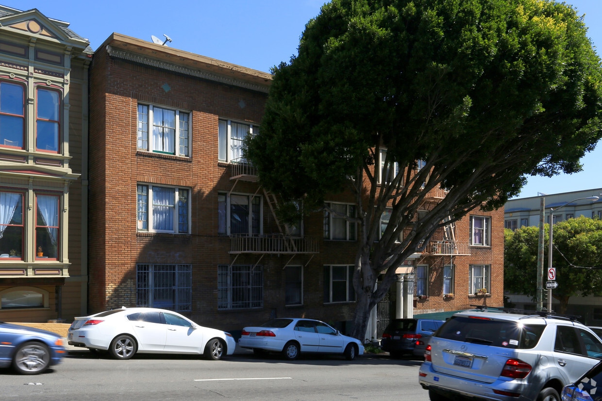 Building Photo - 500 Oak St