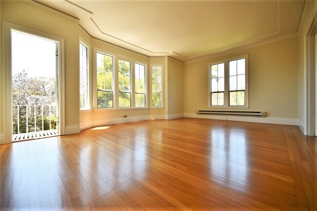 Building Photo - 473 Ellita Ave