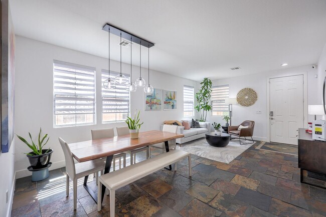 Foto del edificio - Newly Upgraded 4 Bedroom Home