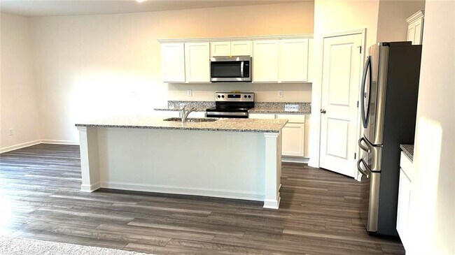 Building Photo - 15 Knightsbridge Ln