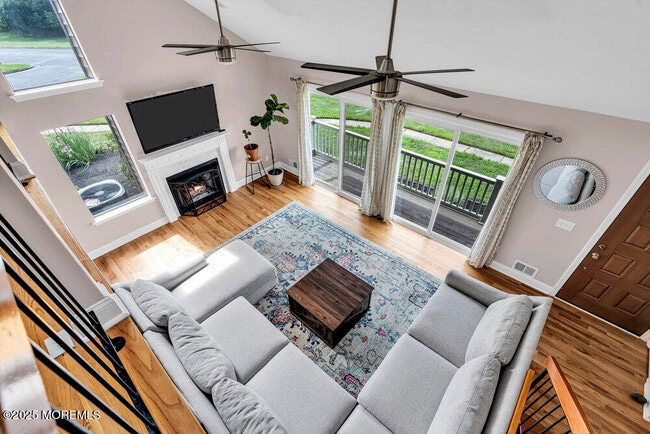 Building Photo - 18 Cotswold Cir