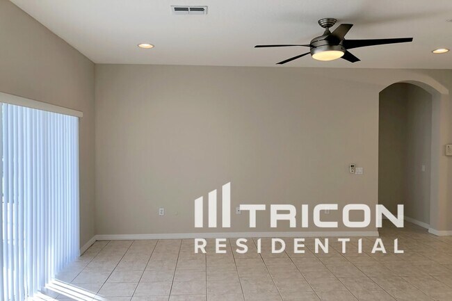 Building Photo - 3228 Coconut Grove Rd