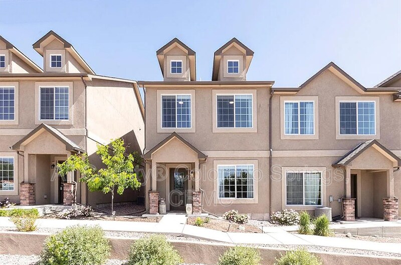 Foto principal - 1762 Grand Overlook St