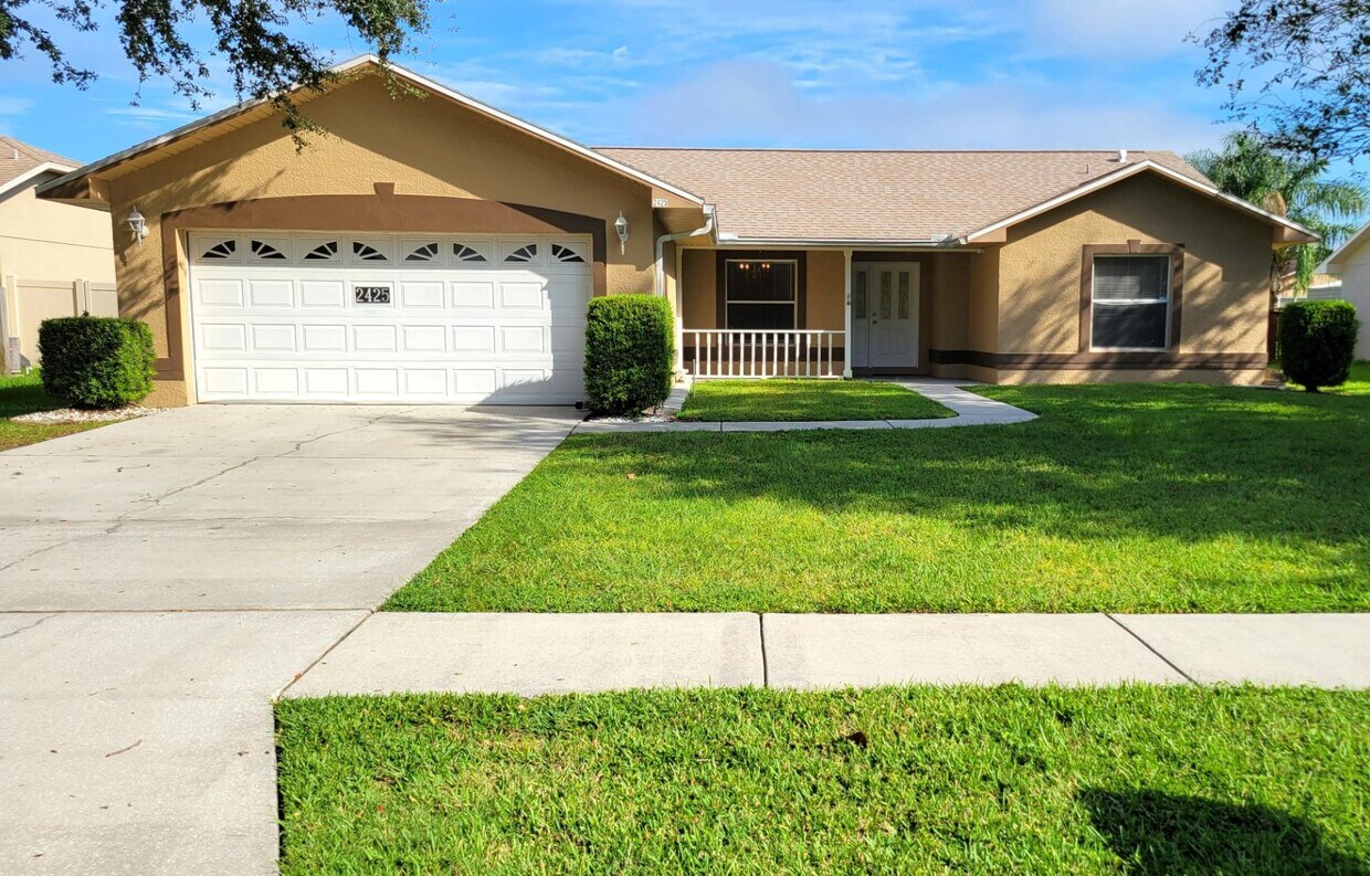 Foto principal - 2425 Sweetwater Blvd