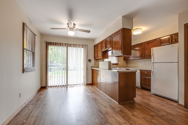 Foto del edificio - 343 E Maple Ave