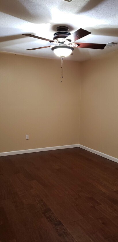 Foto principal - 1080 N Hwy 69