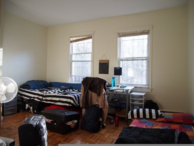 Foto del edificio - 1579 Tremont St