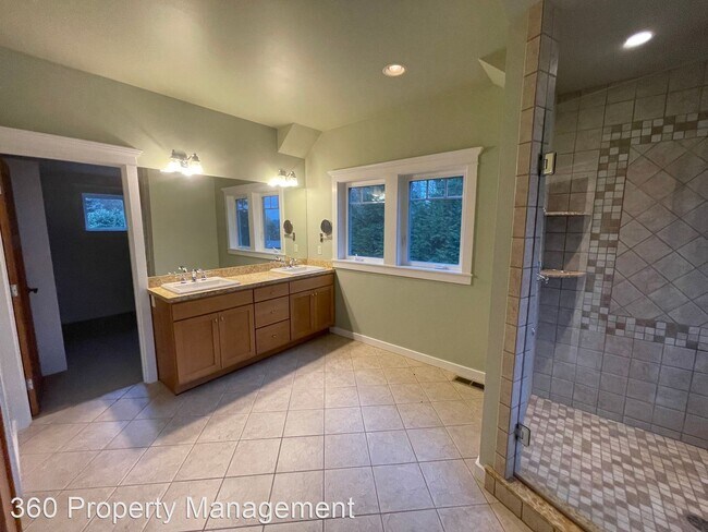 Building Photo - 3 br, 3.5 bath House - 4728 E Harbor Rd.