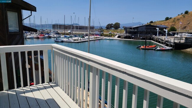 Building Photo - 1307 Sanderling Island