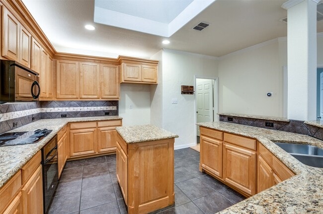 Foto del edificio - 7909 Creek View Dr