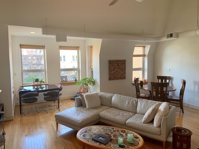 living room - 1305 Clifton St NW