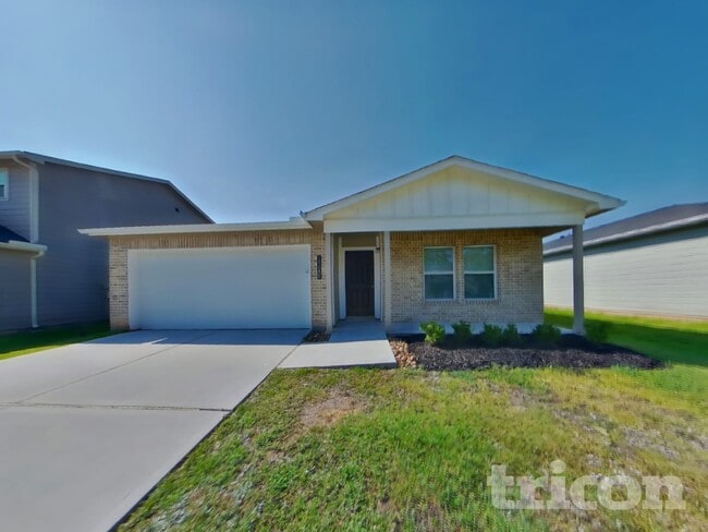 Building Photo - 15680 Del Norte Dr