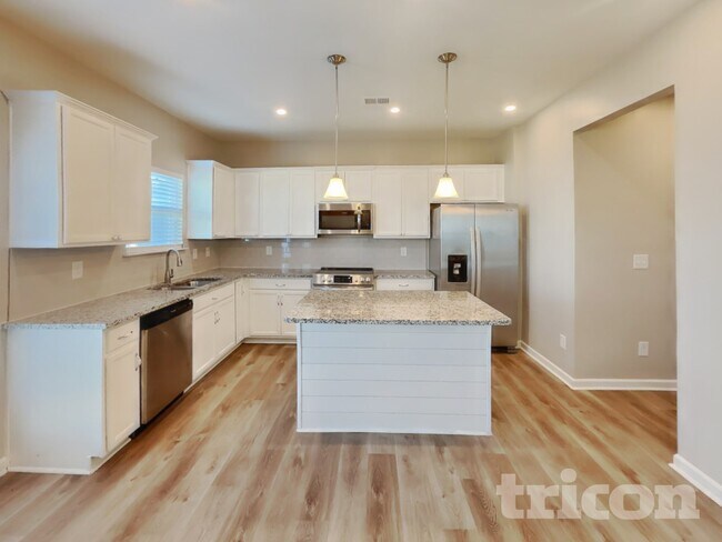 Foto del edificio - 3726 Pelham Wood Dr