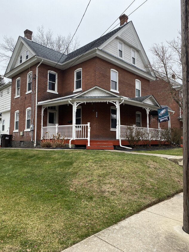 Primary Photo - 252 2nd St