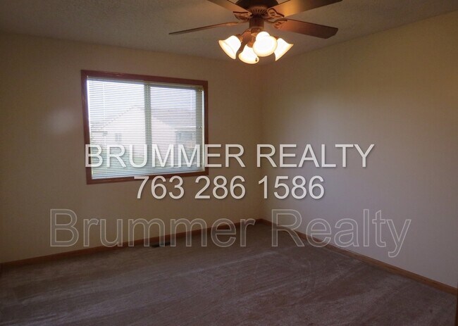 Building Photo - 5584 154th Ln NW