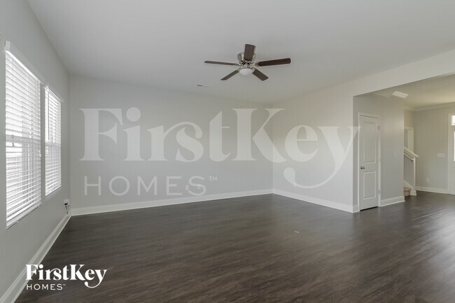 Foto del edificio - 9324 Sloan Forest Dr