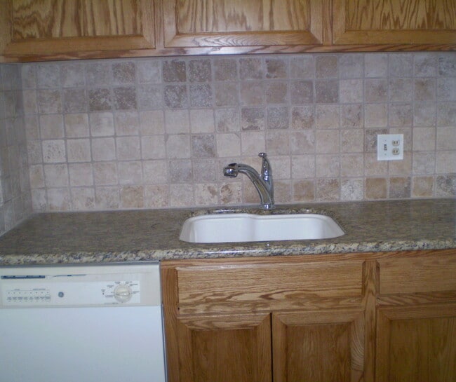Building Photo - 4953 Kenson Dr