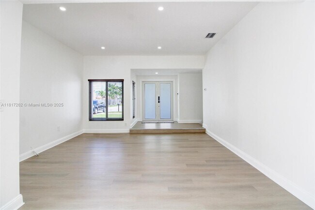 Building Photo - 14218 SW 103rd Terrace