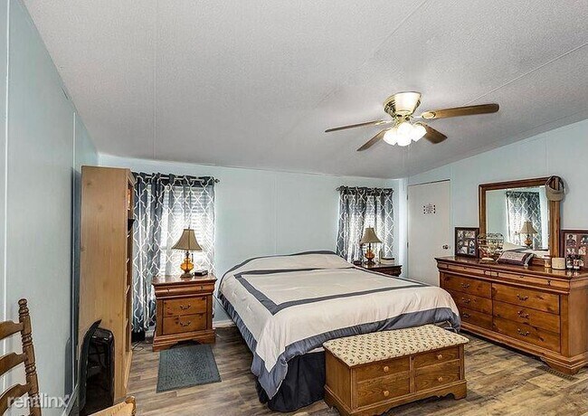 Building Photo - 3 br, 2 bath Mobile Home - 27135 Oak Crest Dr