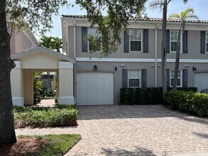 Building Photo - 5565 Cove Cir