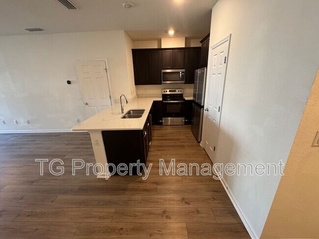 Foto del edificio - 9877 Fiddleback Ln