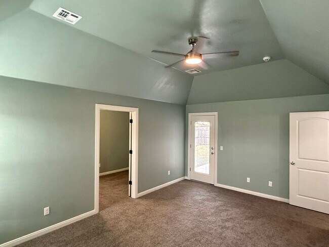 Building Photo - Beautiful New Build Home in Deer Creek