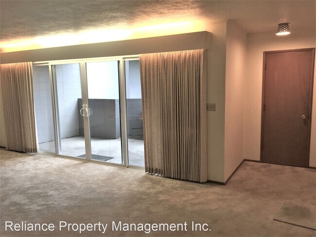 Building Photo - 8520-8560 SW Laurel Leaf Ln