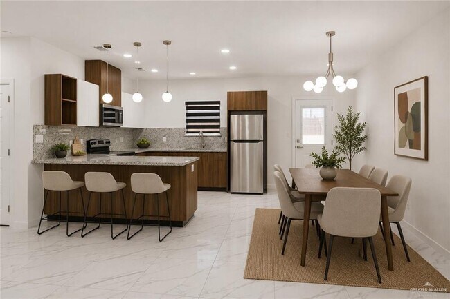 Foto del edificio - 9 Rosewood Ln