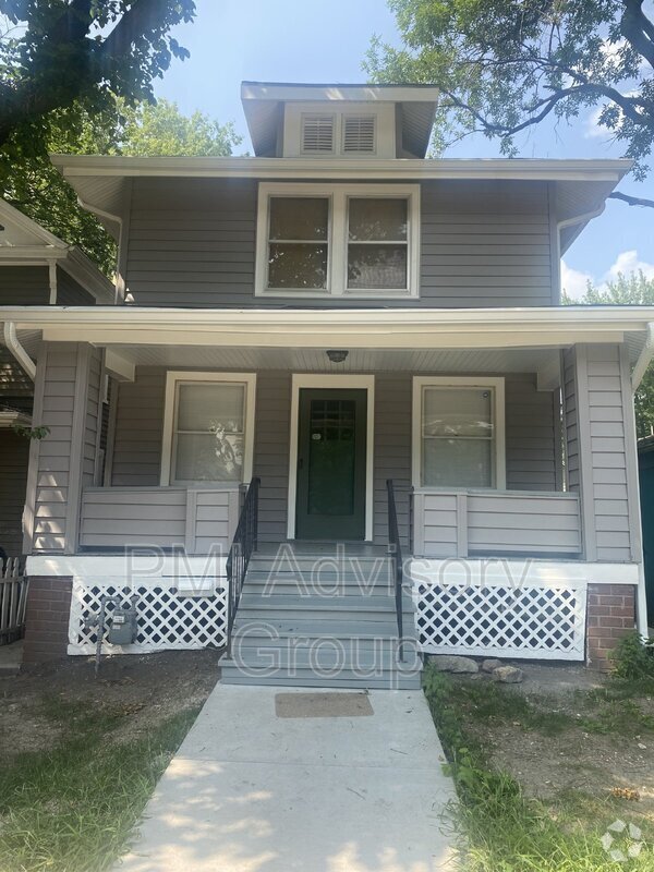 Building Photo - 908 SW 12th St
