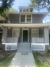 Building Photo - 908 SW 12th St