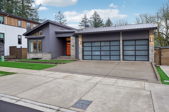 Building Photo - Luxury Living Surrounded by Tranquility an...