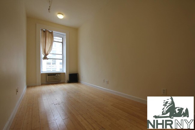 Building Photo - 139 West 14th Street