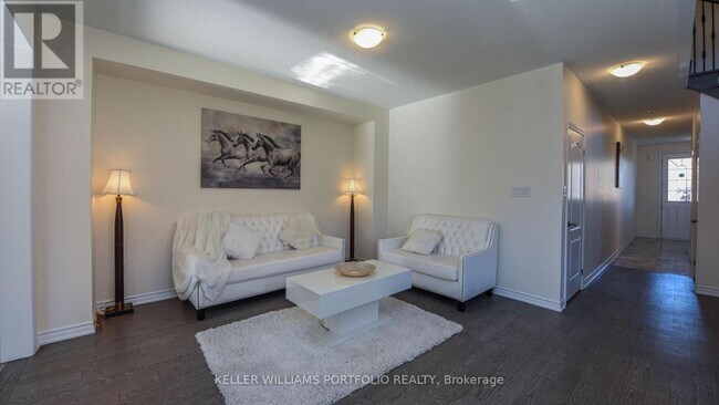 Photo du bâtiment - 10 Hashmi Pl