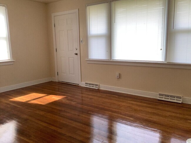Foto del edificio - Beautiful 2 Bedroom Single Family Home